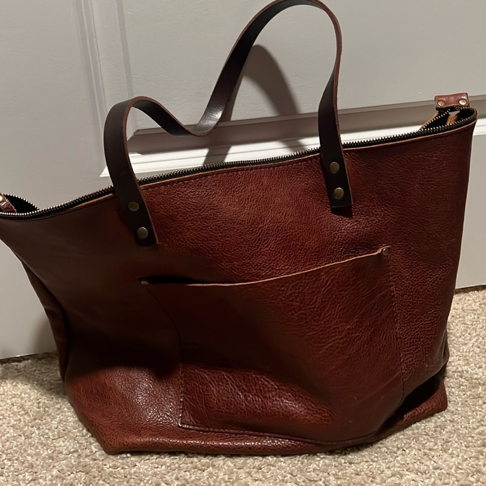 Large zippered tote